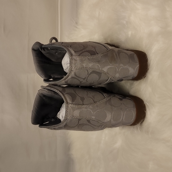 Coach shoes with shoebox - Picture 3 of 5